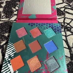 Hank & Henry Living in Color Palette Bright Rainbow Eyeshadow Palette